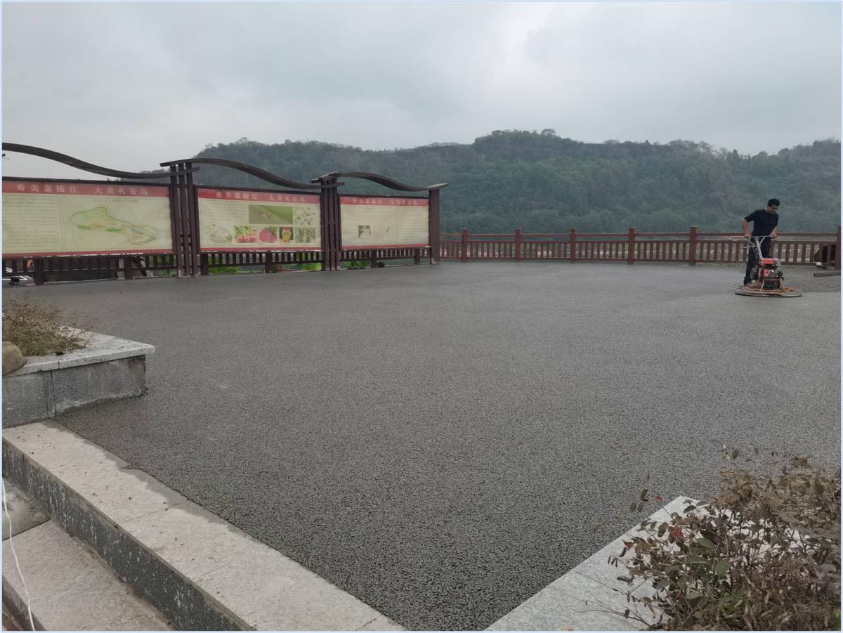 廣安市武勝禮安鎮文化廣場透水混凝土攤鋪